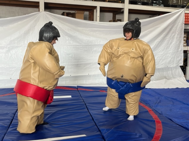 Sumo Wrestlers with Mat - Image 12