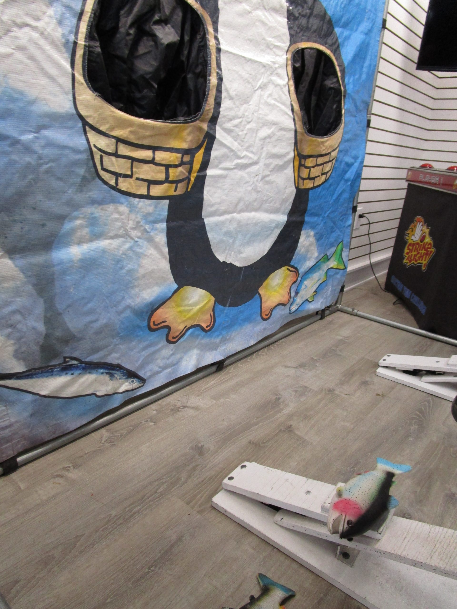 Penguin Fish Fling - Image 9