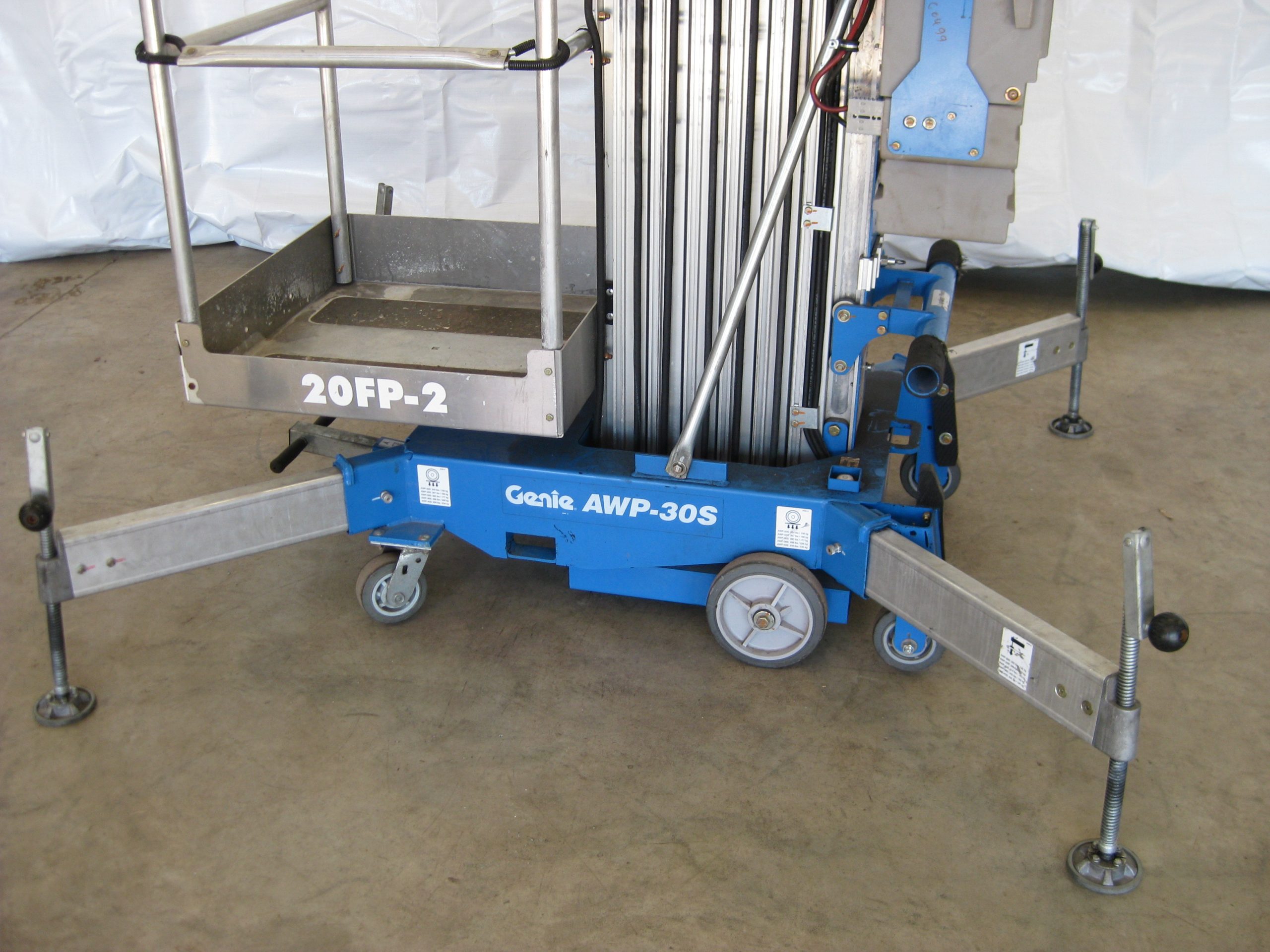 Lift - Genie 30’ Personnel Model AWP™-30S - Image 2