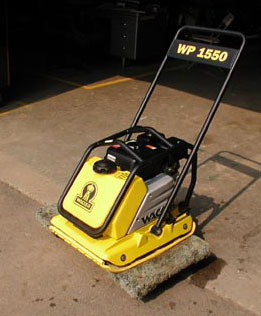 Compactor 20" X 22" - Vibratory Plate with Water Tank