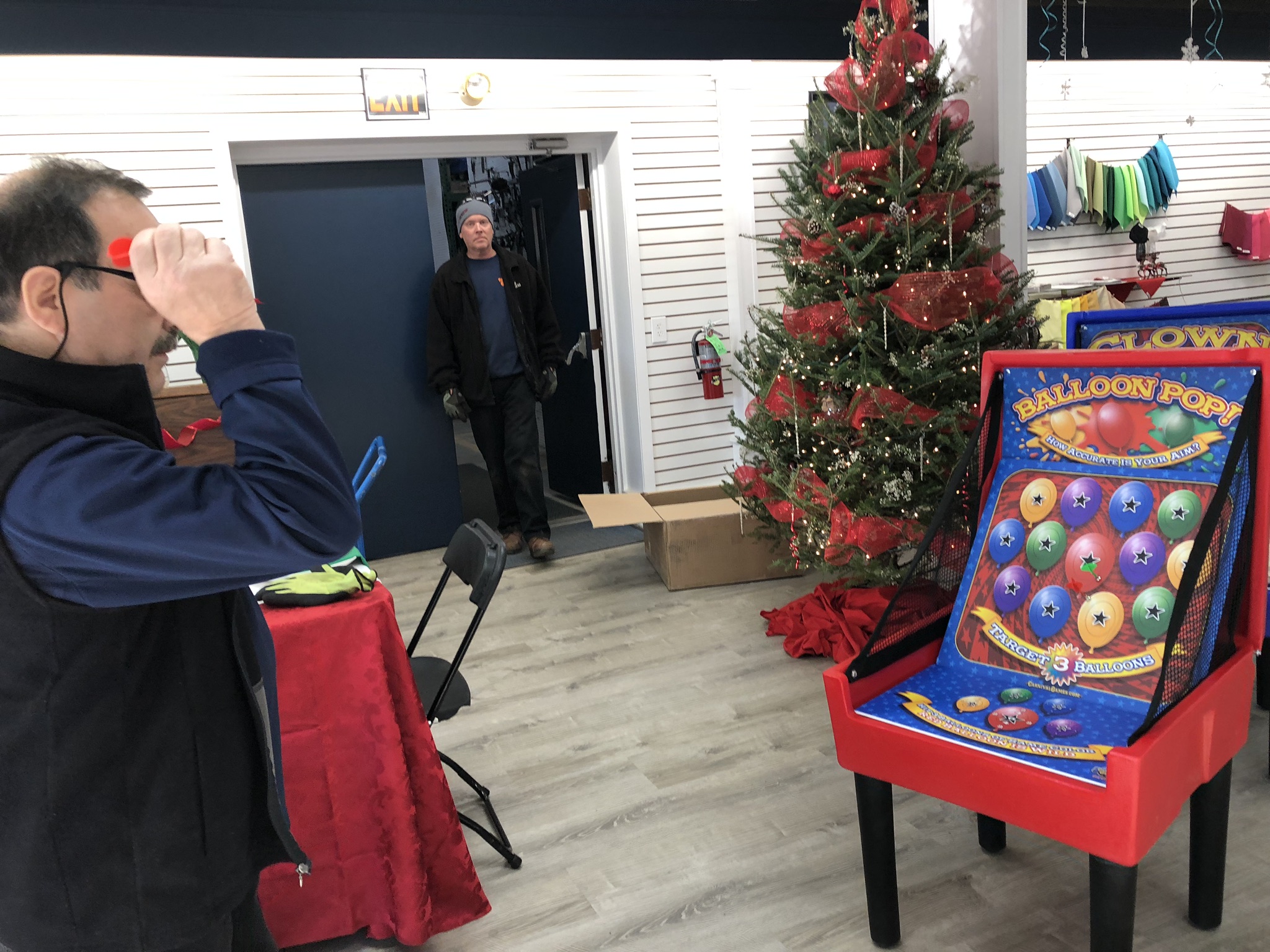 Balloon Pop Magnetic Dart Game - Image 9