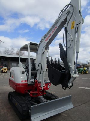 Excavator - Takeuchi Model 230R with Thumb
