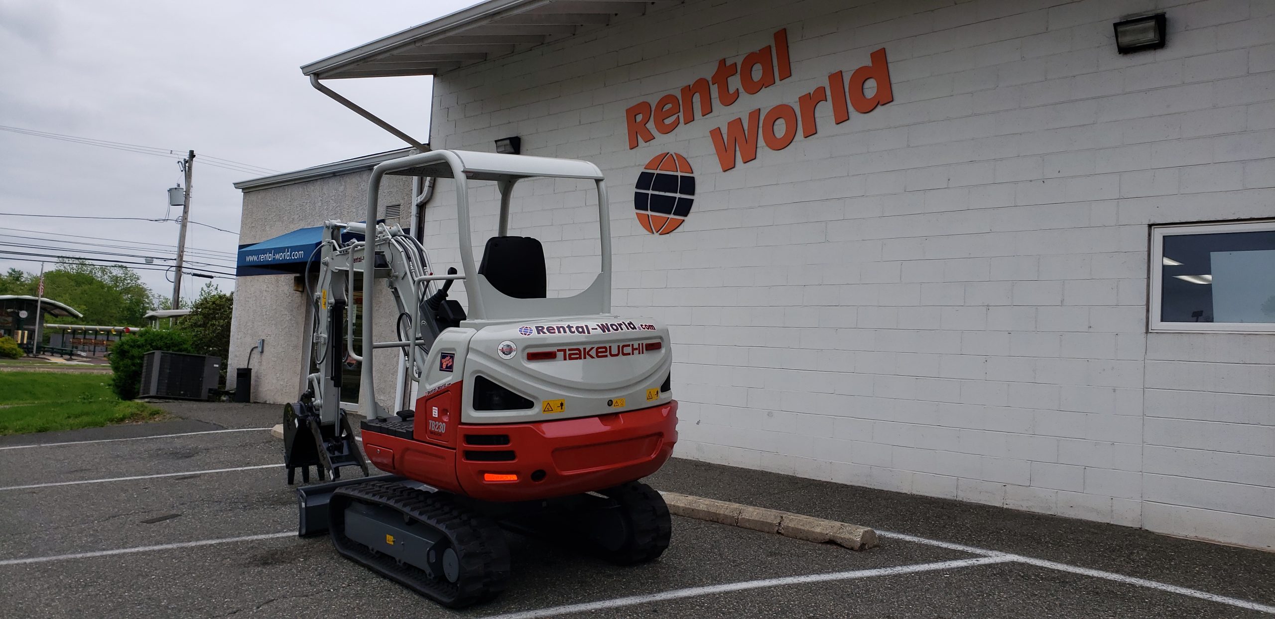 Excavator - Takeuchi Model 230R with Thumb - Image 11