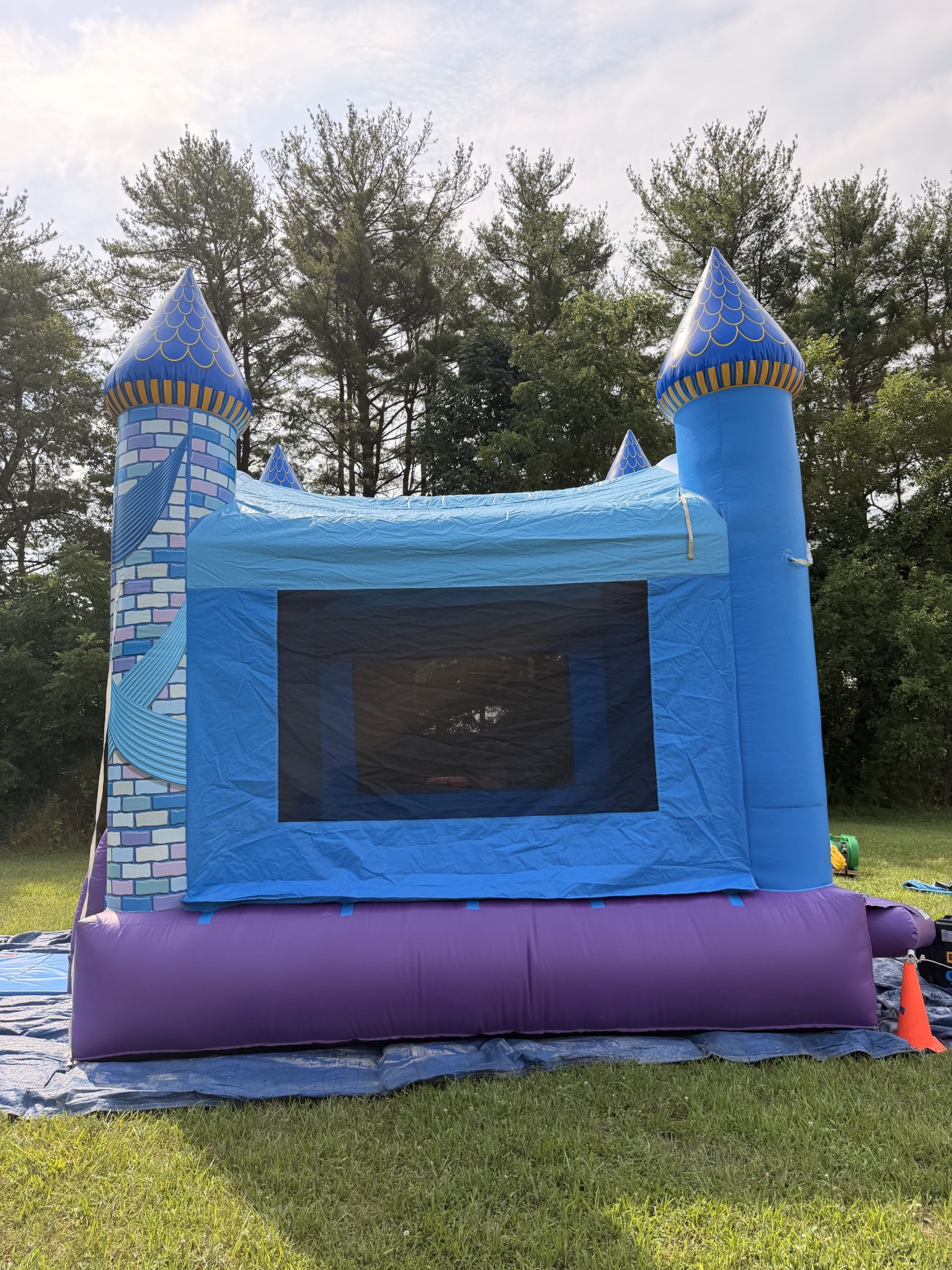 Castle 15x15 Bounce - Image 6